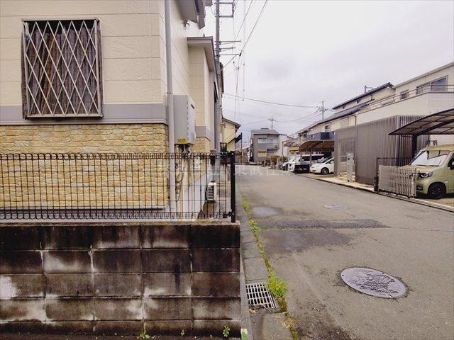 【前面道路含む現地写真】の画像