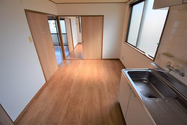 川崎市多摩区菅２丁目の賃貸マンションの居間・リビング