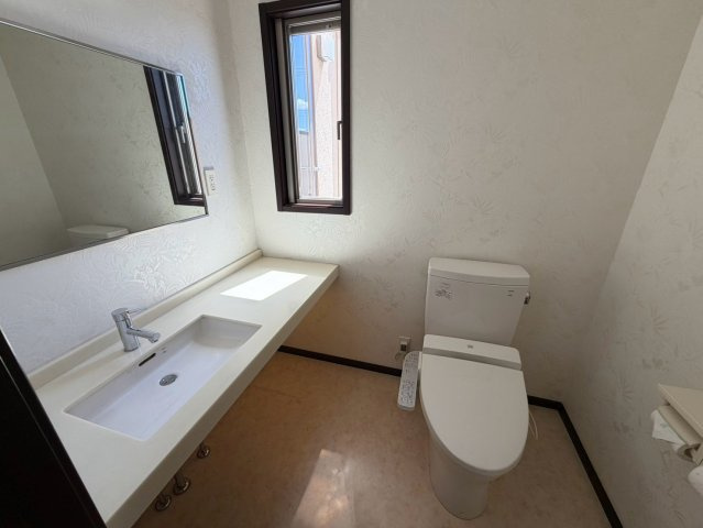 長久手市菖蒲池戸建のトイレ
