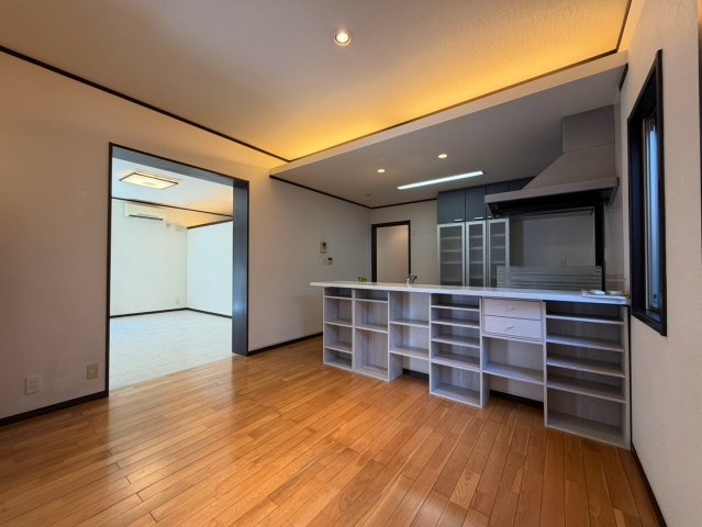 長久手市菖蒲池戸建の居間・リビング