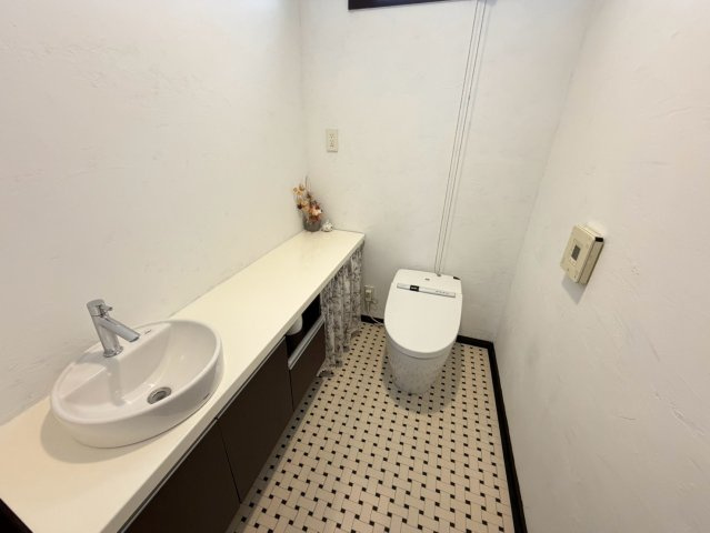 長久手市菖蒲池戸建のトイレ