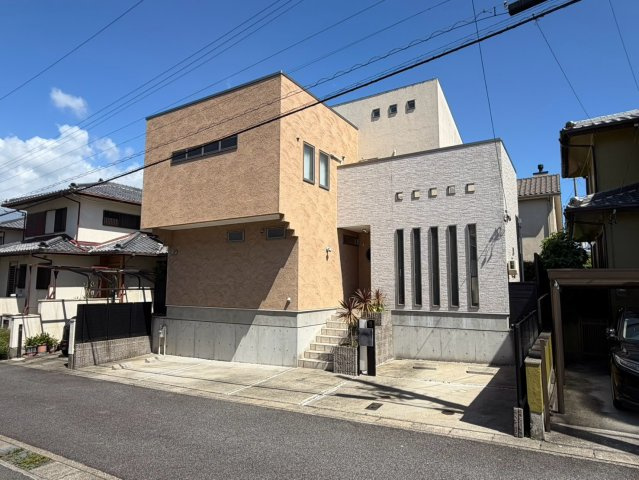 長久手市菖蒲池戸建の前面道路含む現地写真