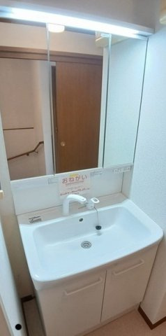 エトワール・ＡＩ　Ａの洗面所|ゆったりとスペースのある洗面所
