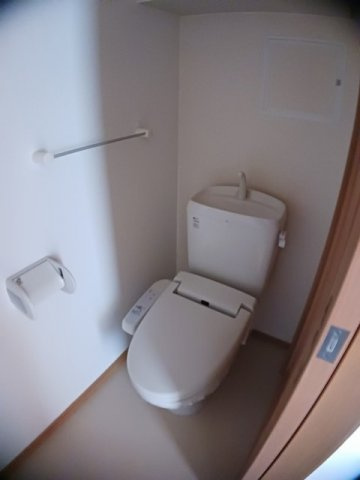 アクティ北鴨ⅡＢのトイレ|落ち着いた色調のトイレです