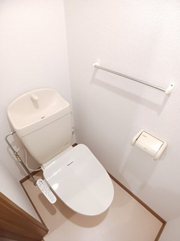 サンライズ・タウン　Ｄのトイレ|トイレもきれいです