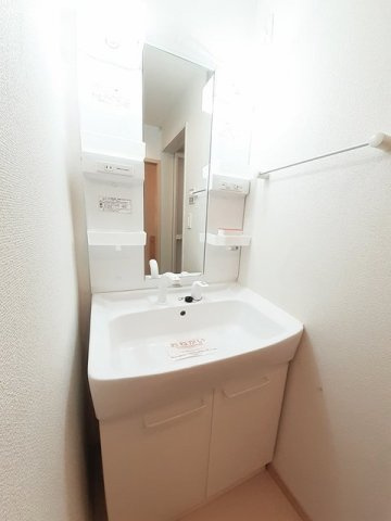 ヴェルフィオーレの洗面所|広い洗面スペース