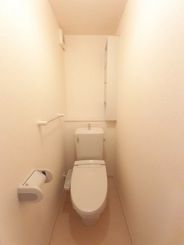 エルディム天野Ⅱのトイレ|ゆったりとした空間のトイレです