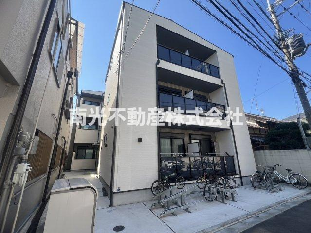 ＡＮＤ　ＴＥＲＲＡＣＥ　ＴＯＭＯＩ