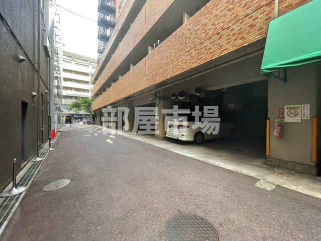ライオンズステーションプラザ両国の駐車場