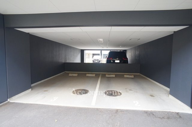 【駐車場】 | ブランニード河内小阪角部屋 | 【屋内駐車場】