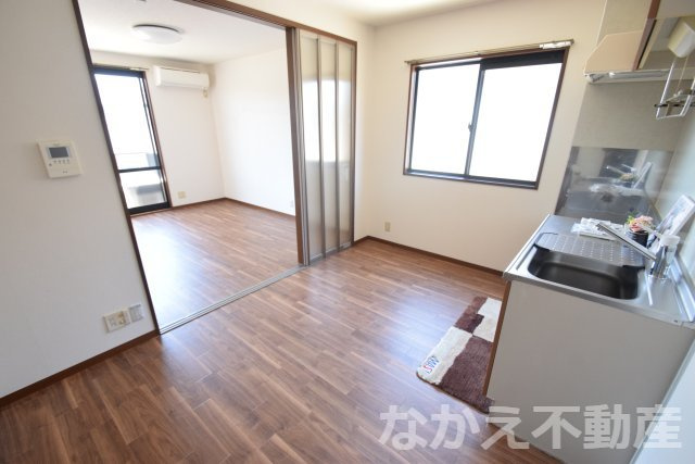 【居間・リビング】 | こちらの居間で趣味の時間をお楽しみください