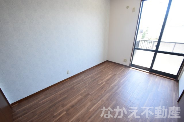 【寝室】 | 広くて明るい寝室