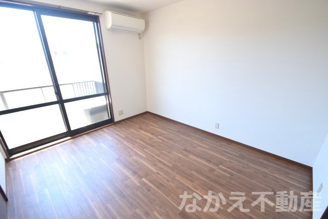 【寝室】 | 落ち着いた色調の寝室です