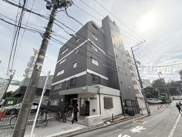 【現況写真】 | 原宿第2コーポ | 前面道路と外観の様子です。