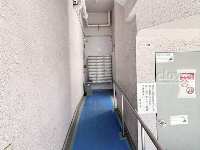 【ロビー】 | サンモール志村坂上 | 集合ポストなどを備えたエントランスホール。ここもマンションの顔となる部分であり、しっかりと清掃の行き届いたさまに安心感をおぼえます。～即日のご見学可能～　お問合せはお気軽にどうぞ。
