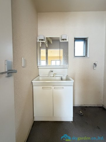 秦野市菩提　中古戸建の独立洗面台
