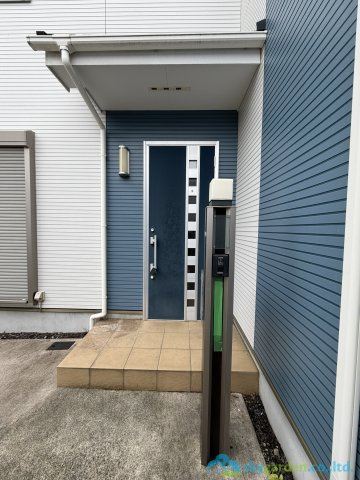 秦野市菩提　中古戸建の玄関