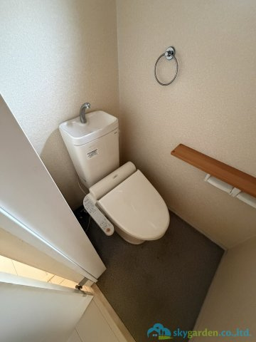 秦野市菩提　中古戸建のトイレ