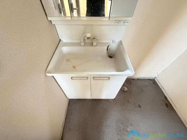 秦野市菩提　中古戸建の独立洗面台