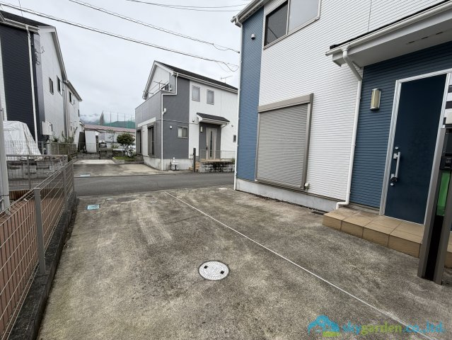 秦野市菩提　中古戸建の駐車場