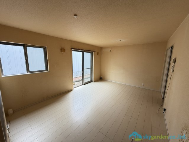 秦野市菩提　中古戸建の居間・リビング