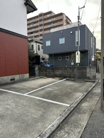 ジュネス仁川の駐車場|駐車スペースもあります
