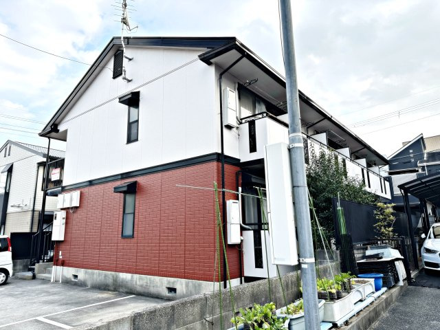ジュネス仁川の外観|外観は落ち着いています