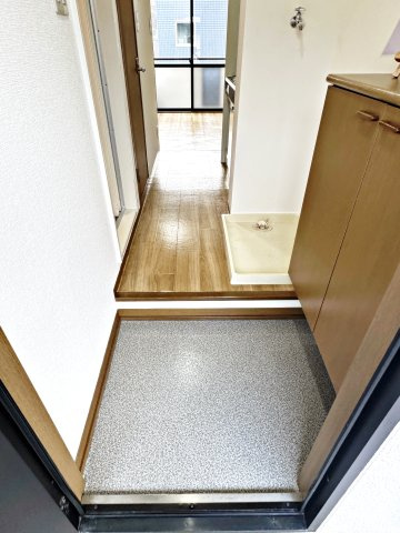 ジュネス仁川の玄関|ゆったりとした玄関です