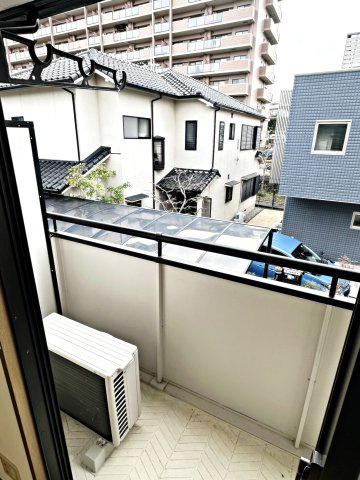 ジュネス仁川のバルコニー|バルコニーからの眺めを楽しみながら食事をしませんか