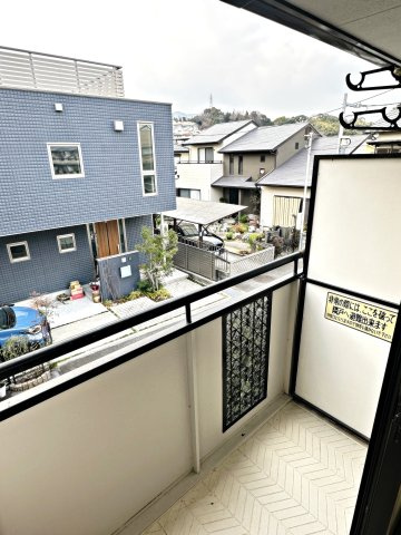 ジュネス仁川のバルコニー|バルコニーからの眺めを楽しみながら食事をしませんか
