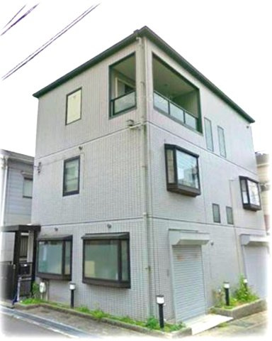 熊内橋通5丁目の外観|角地の中古一戸建ては他の建物との隣接面が少ないので開放感があります