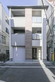 ＪＡＤＥ．Ｍの外観