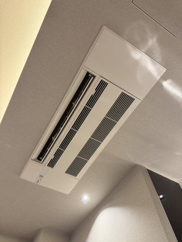 ザパークハウス中目黒小川坂の冷暖房・空調設備|ビルトインエアコン（リビング）