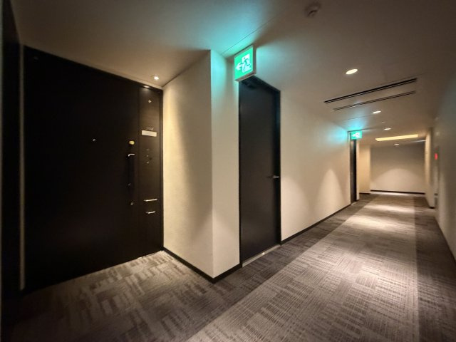 ザパークハウス中目黒小川坂の玄関|内廊下設計
