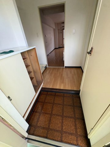 本郷ハイホームの玄関