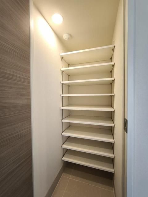 ＫＤＸレジデンス三鷹の玄関