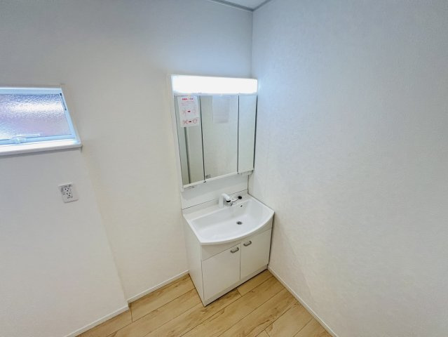 半田市美原町1丁目225番の一部『仲介手数料無料』新築一戸建て・建売の独立洗面台