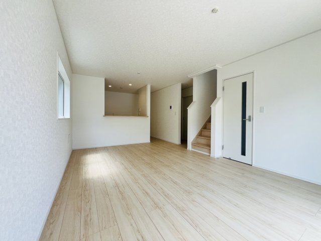 半田市美原町1丁目225番の一部『仲介手数料無料』新築一戸建て・建売の居間・リビング