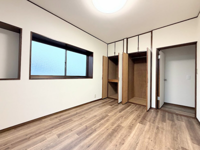 【洋室】 | ◆泉区岡津町　中古戸建◆ | ◆気持ちの良い風が室内へ入り込む居室。家具を配置しても広々ご利用いただけます！！