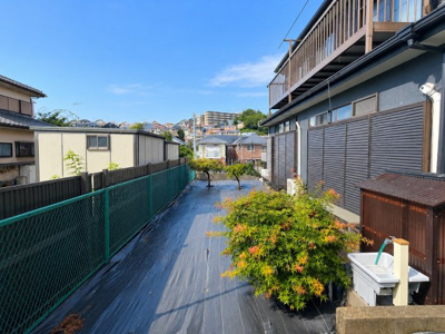 【庭】 | ◆泉区岡津町　中古戸建◆ | ◆お手入れのしやすいちょうどよいサイズ感のお庭付き。植栽や家庭菜園等多目的にご利用いただけるプライベート空間。