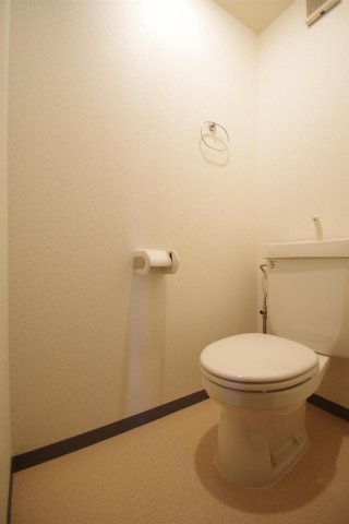 オーセンティック室園ＥＡＳＴのトイレ