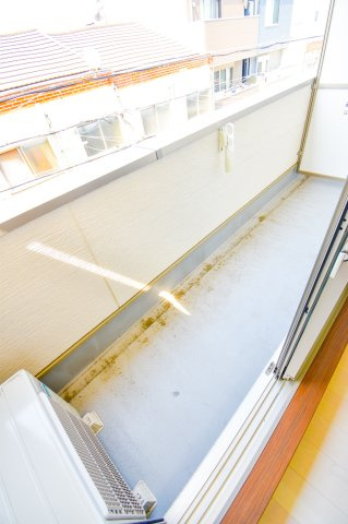 クリエオーレ上住吉のバルコニー