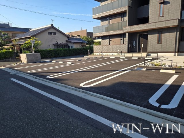 D-avance前田町二丁目の駐車場