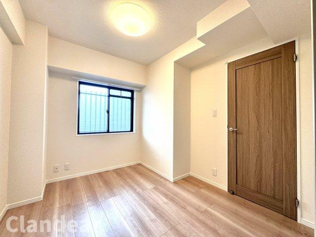 グリーンパーク保木間の洋室|ドキドキの新生活も、安心してスタート。ぴったりの住まいを見つけませんか？クランディアが一緒に住まい選びをサポートします‼　まずは、お気軽にお問合せください　＃クランディア