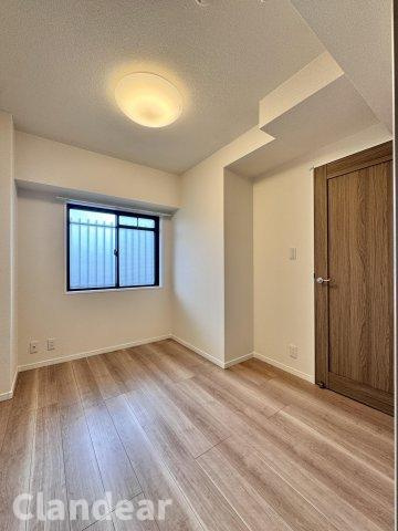 グリーンパーク保木間の洋室|ドキドキの新生活も、安心してスタート。ぴったりの住まいを見つけませんか？クランディアが一緒に住まい選びをサポートします‼　まずは、お気軽にお問合せください　＃クランディア