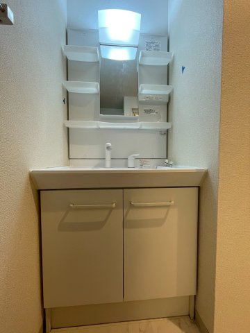 ラクラス呉服町の独立洗面台