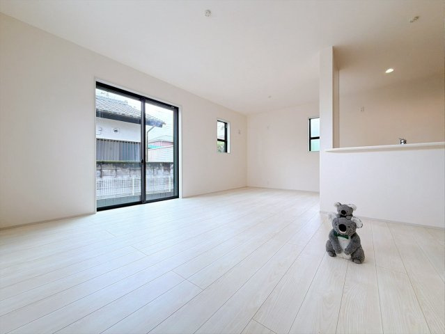 【居間・リビング】 | 高崎市中豊岡町　新築住宅 | くつろぎと会話が生まれる、心地よい時間をお過ごしください。