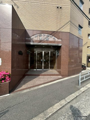 ノルデンハイム豊里 仲介手数料無料のエントランス