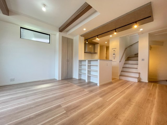 【居間・リビング】 | 和光市新倉2丁目　中古一戸建住宅（成増店）