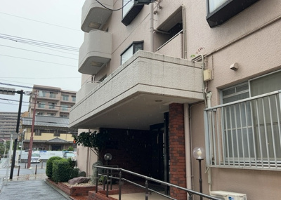 【外観】 | チサンマンション鹿沼台 | 隣家の土地はどうなっているのか、生活利便施設が近くにあるのか、学校まで近いかなど、お客様のライフスタイルにあわせたイメージが重要です。また、近くにあると困る施設が近くにないかも確認するといいでしょう。